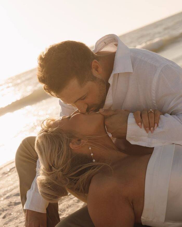 hot deep kiss image aethetics hd