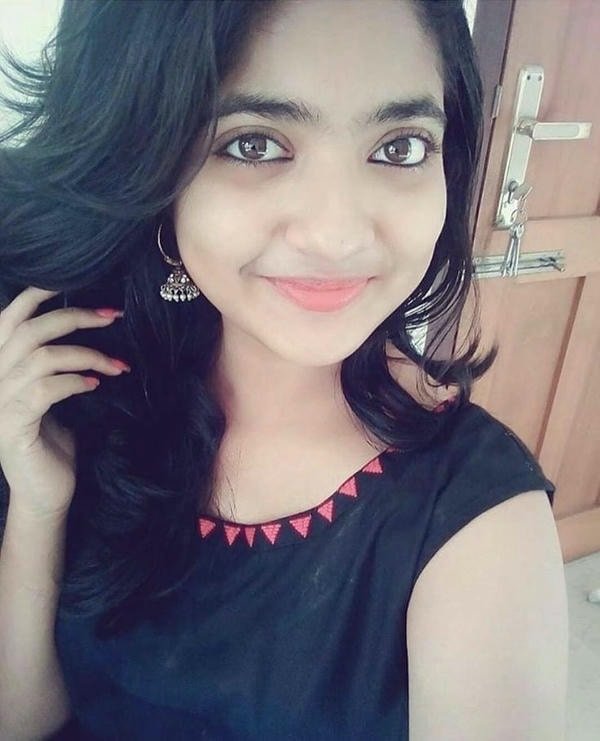 traditional village girls dp for aesthetic profile.