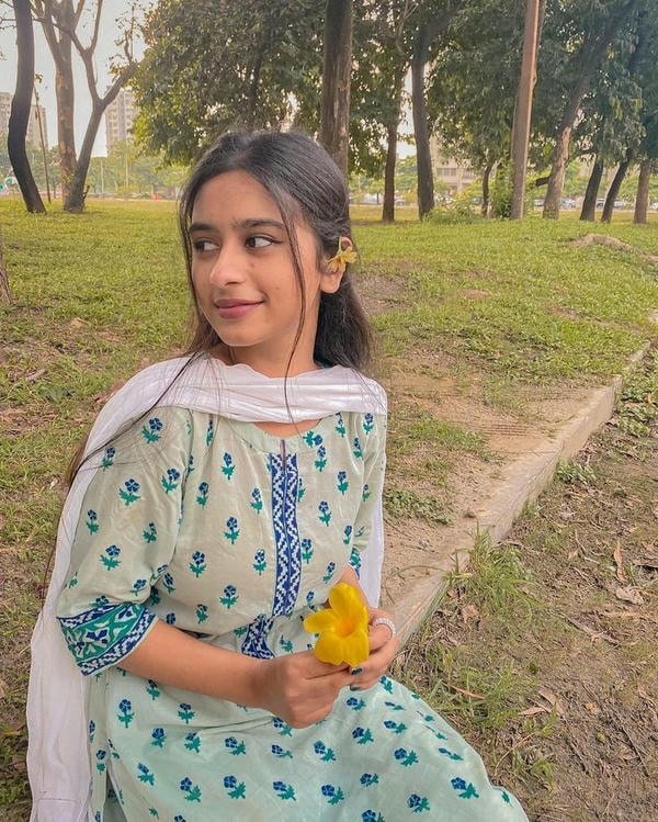 village girls dp in saree with traditional elegance.